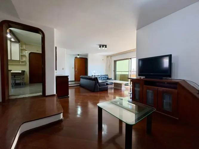Apartamento mobiliado para locação com 130m² de área útil, sendo 3 suítes, 5 banheiros e 2