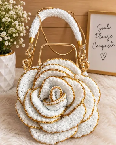 ? Bolsa Artesanal em Formato de Flor Branca - Linda e Exclusiva