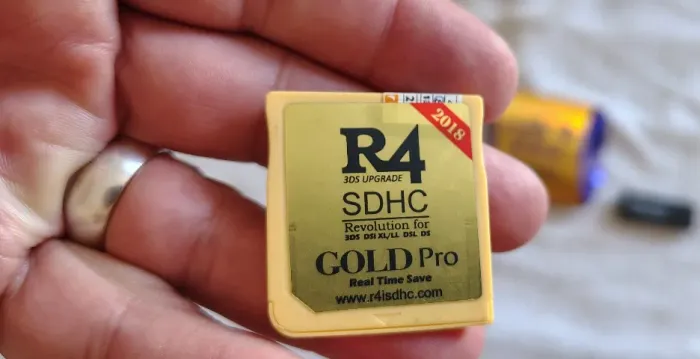 FlashCard R4SDHC