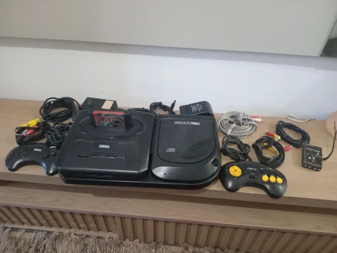 Estou vendendo este game SEGA  MEGA DRIVE 3 disco e cartucho 