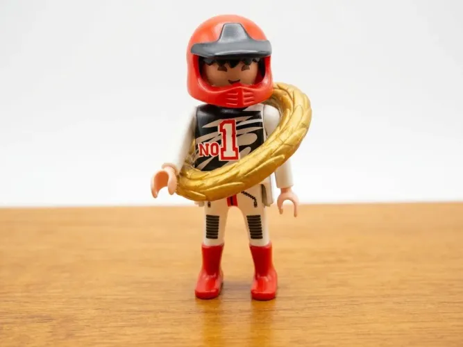 Boneco Playmobil importado Campeão.