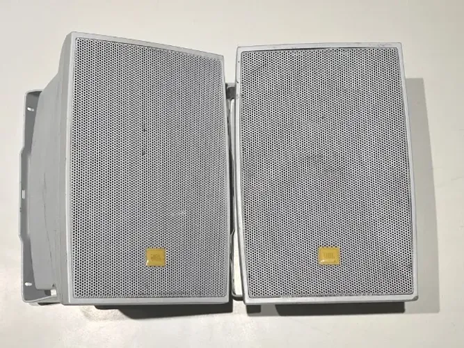 Par de caixas de som JBL