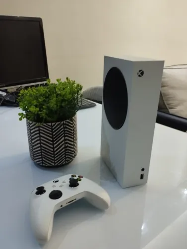 XBOX SERIES S COM CONTROLE