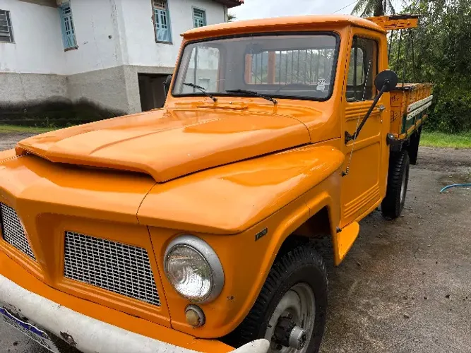 Ford F-75 4X4 2.3 1975