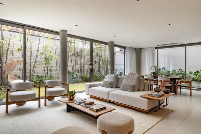 Casa em Condomínio no Jardim Europa - Próxima ao Pinheiros e Hebraica - 488m² - com Roofto