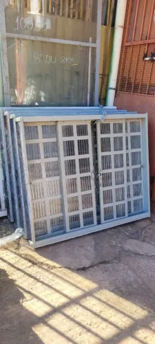 JANELA 100X120 4FLS C/GRADE GRAVIA