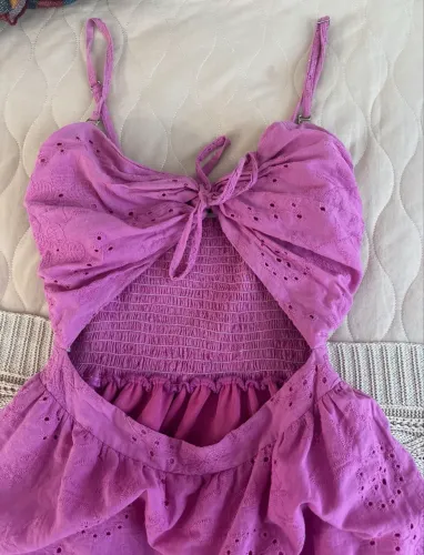 Vestido marca loubucca e Mariee rosa