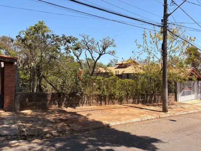 Terreno á venda em Jundiaí, declive/plano 15x40, Bairro Quinta das Videiras
