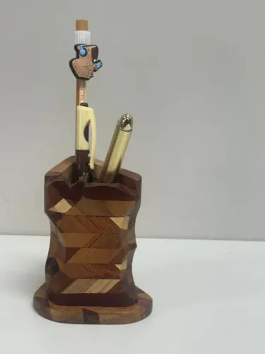 Porta-lápis (artista desconhecido) 