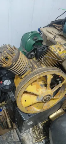 Cabeçote de compressor industrial no estado usada sem pressão