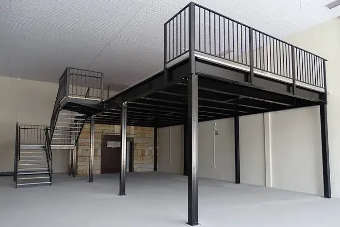 Fabricamos mezanino steel frame, escadas, construções em metal.