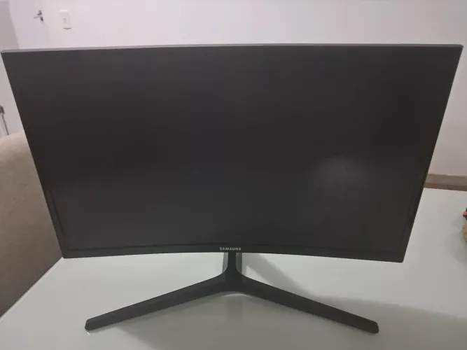 Monitor Gamer Samsung C24RG50FQL Usado ? 24" Curvo 144Hz