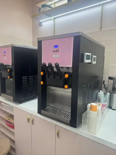 Máquina de Sorvete Expresso Cremonella -3bicos- R$15.000,00 reais
