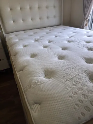 Cama casal com box e cabeceira