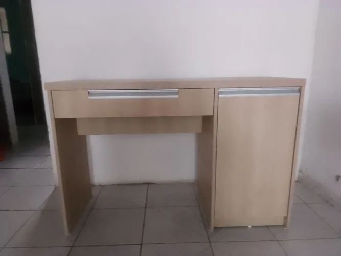 Mesa de maquiagem em MDF