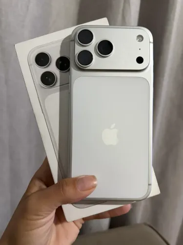 iPhone 17 pro max