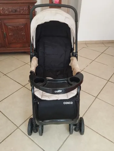 Carrinho de bebê Cosco