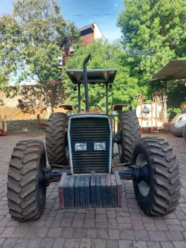TRATOR AGRÍCOLA, MASSEY FERGUSON, MODELO 292, ANO 2000