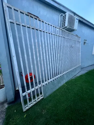 Portão de ferro