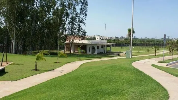 Lote no condominio florais do valle 437mts