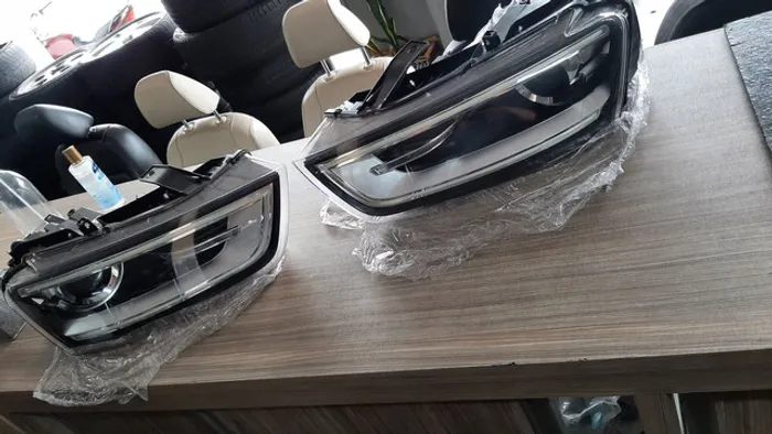 Farol Audi Q3 2013 até 2015 Usado original. liso sem detalhes, loja fisica