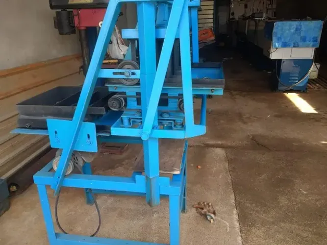 MAQUINA DE BLOCOS DE CONCRETO