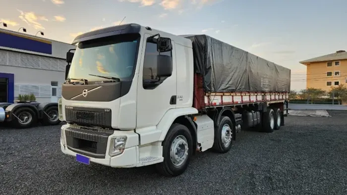 Volvo VM 330 8x2 2020-2021