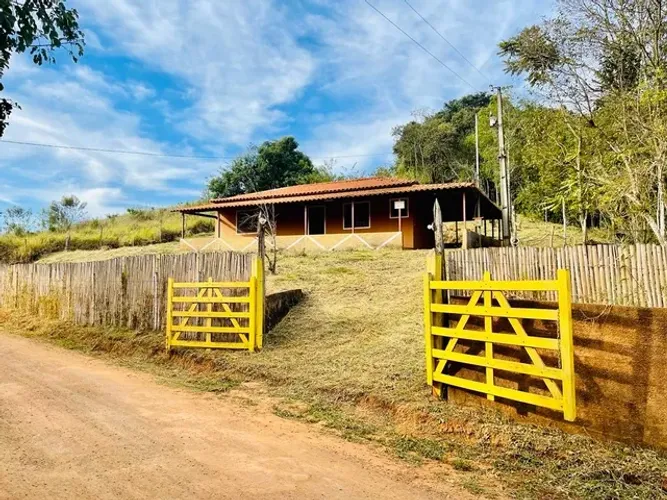 Chácara de 2.000m2 com Casa (Agua+Luz) a 10km de Cons. Lafaiete - R$275.000,00