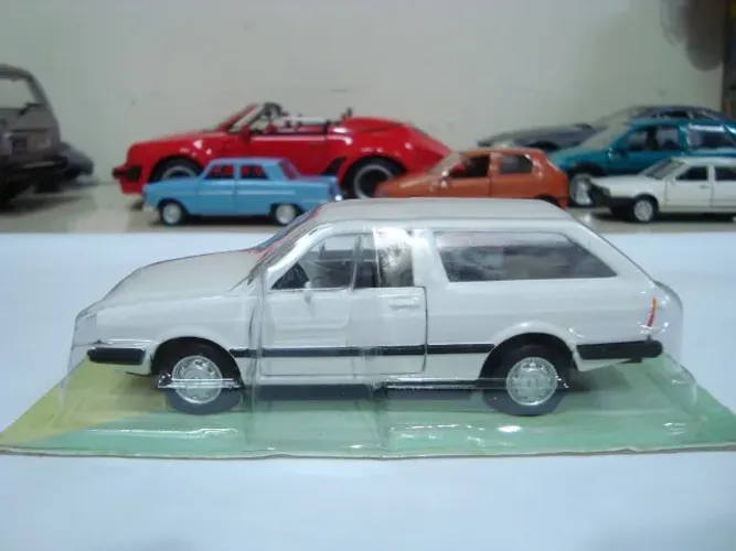 Miniatura Parati Ls 1/32 Carros Nacionais Lacrado IXO