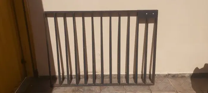 Vendo Grades de proteção para porta Sanfonada comercial