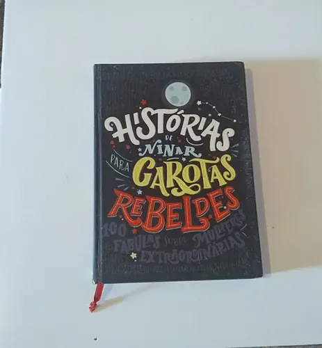 Livro: História de ninar para garotas rebeldes; como novo e em capa dura