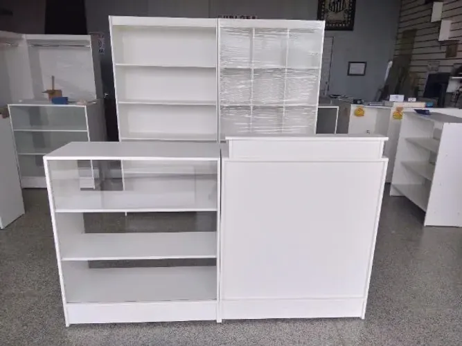 Balcão Caixa c/ Expositor + Prateleira + Colmeia 15 Nichos MDF