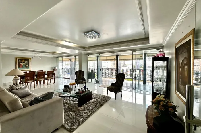 Apto à venda no Ed. Murapiara, 3 suítes + gabinete,  267m2 Umarizal , 1.050M