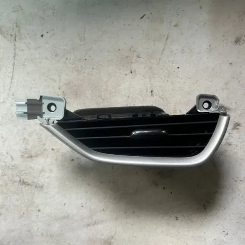 Difusor De Ar Direito Painel Chevrolet Onix Plus 2020/2023