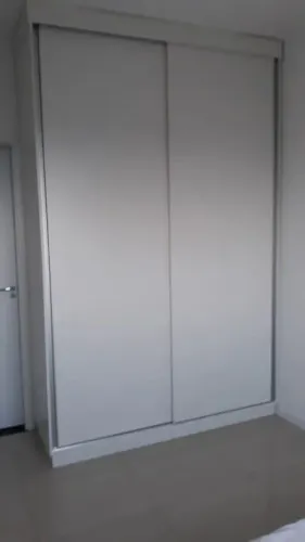 Guarda-roupas planejados em MDF de alta qualidade