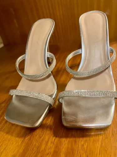 Sandália prata strass