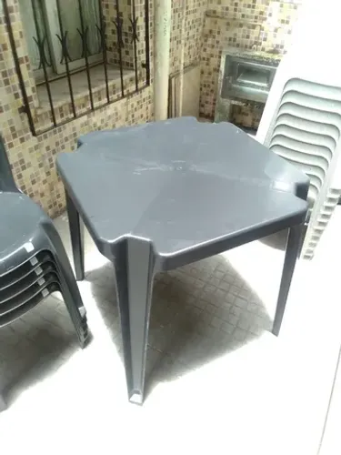 Mesa de plástico branca ou preta - Vendemos e entregamos
