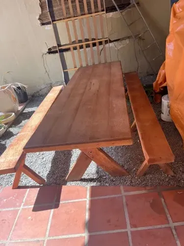 MESA EM MADEIRA RÚSTICA