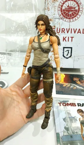 Play Arts Kai Lara Croft Tomb Raider Survival Collector's Edition