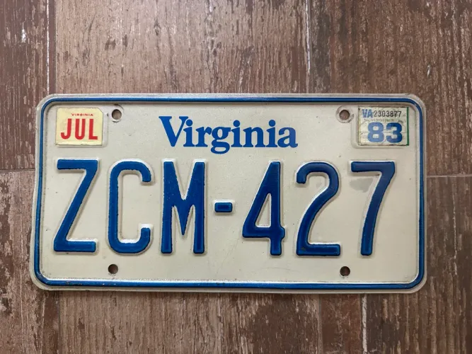 Placa americana carro Virgínia 1983