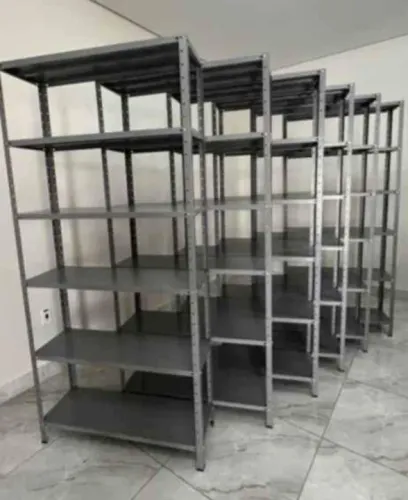 Prateleiras reforçadas usadas