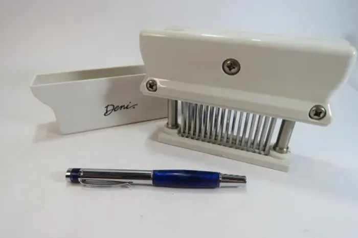 EQUIPAMENTO DE COZINHA - AMACIADOR DE CARNES portátil, marca DENI.