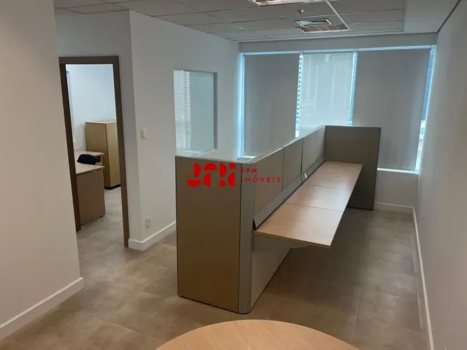 Sala comercial Shopping Morumbi - 82m², copa, 03 banheiros, 02 vagas, mobiliado