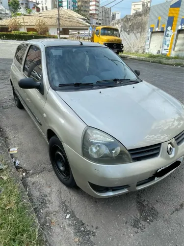 Renault Clio Hi-flex 1.0 16V 3P 2011