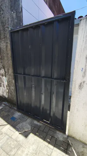 Portão com trilho para vender rápido!!!