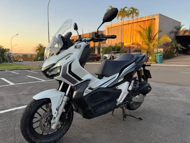 Honda adv 150