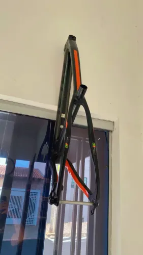 Quadro caloi elite Carbon racing 