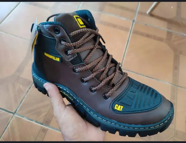 Bota Caterpillar Marrom 