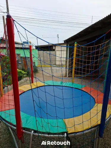 Aluguel de cama elástica e piscina de bolinhas infantil 