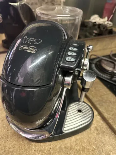  (aceito troca) Vendo cafeteira para café espresso 3 corações modelo Gesto.